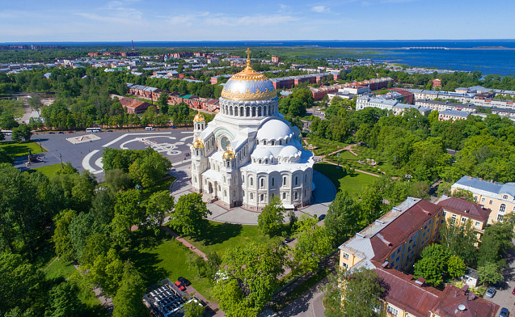 День 4. Петергоф, Кронштадт. Ночной переезд в Минск - Изображение 0